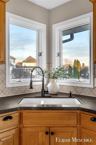 5664 Nancy Drive, Wyoming, MI 49418