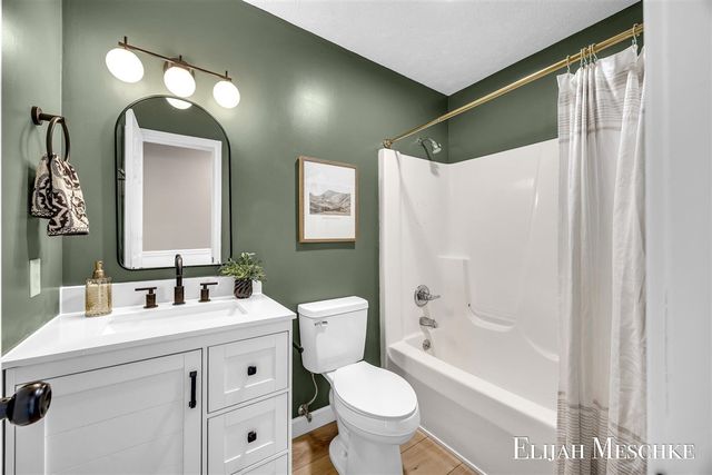 5664 Nancy Drive, Wyoming, MI 49418