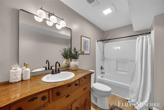 5664 Nancy Drive, Wyoming, MI 49418