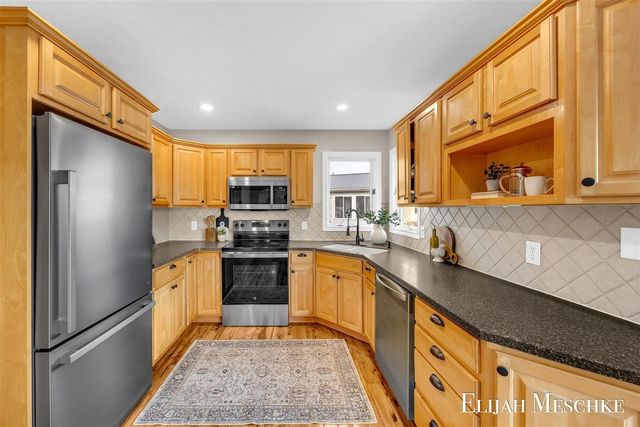 5664 Nancy Drive, Wyoming, MI 49418