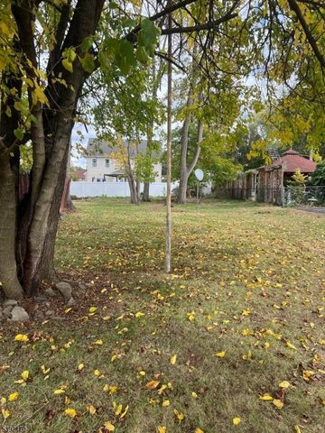 131 Martin Dr, South Plainfield Boro, NJ 07080