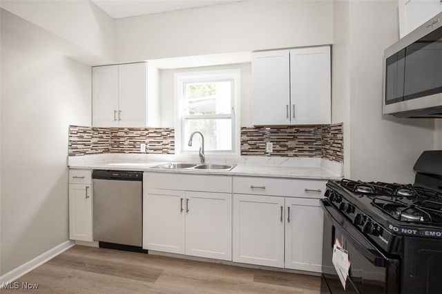 13621 Cranwood Drive, Garfield Heights, OH 44105