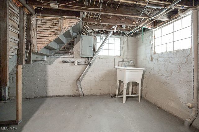 13621 Cranwood Drive, Garfield Heights, OH 44105