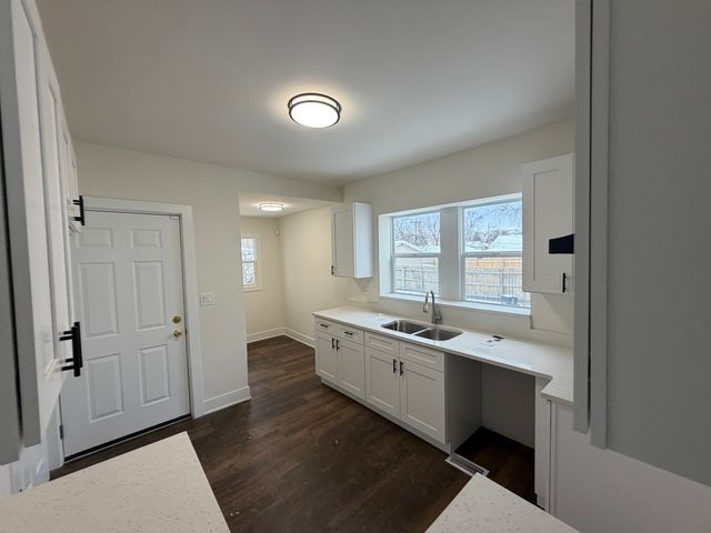 12416 S Carpenter Street, Calumet Park, IL 60827