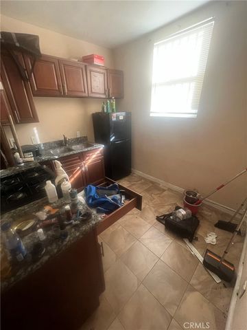 2000 W 54th, Los Angeles, CA 90062