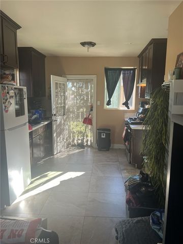 2000 W 54th, Los Angeles, CA 90062