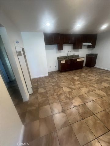 2000 W 54th, Los Angeles, CA 90062