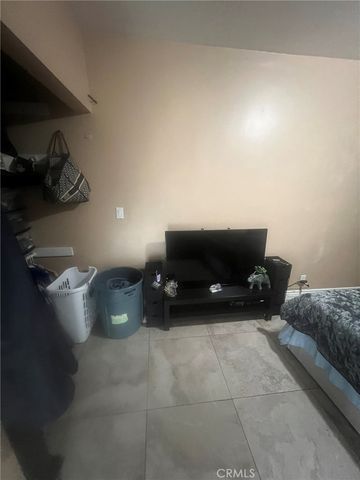 2000 W 54th, Los Angeles, CA 90062