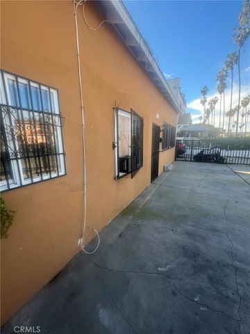 2000 W 54th, Los Angeles, CA 90062