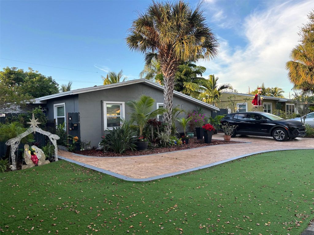 3194 Taft St, Hollywood, FL 33021