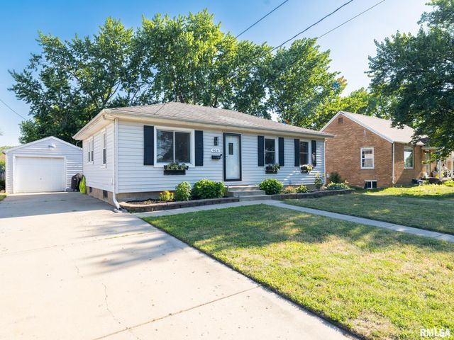 904 MONROE Street, Pekin, IL 61554