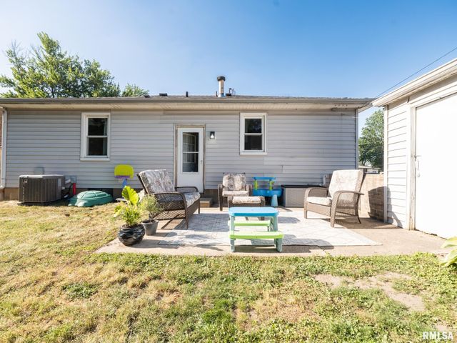904 MONROE Street, Pekin, IL 61554