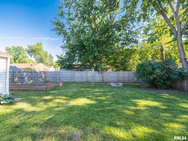 904 MONROE Street, Pekin, IL 61554