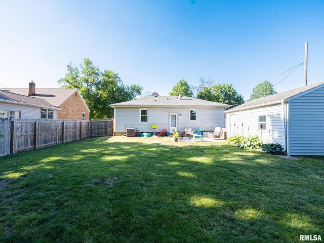 904 MONROE Street, Pekin, IL 61554