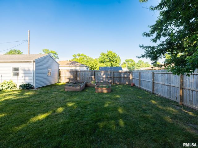 904 MONROE Street, Pekin, IL 61554