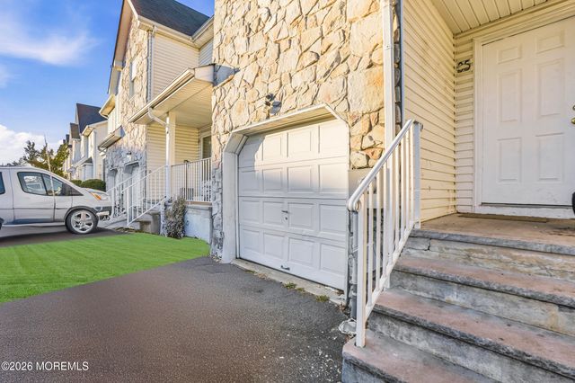 35 N Crest Place, Lakewood, NJ 08701