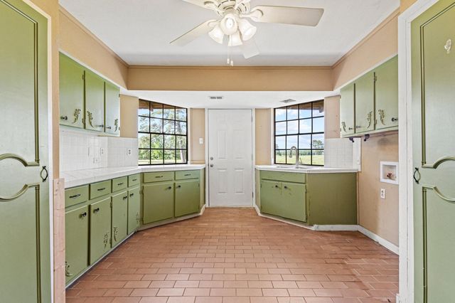 1203 County Road 3100, Clarksville, TX 75426