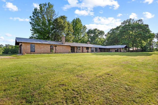 1203 County Road 3100, Clarksville, TX 75426