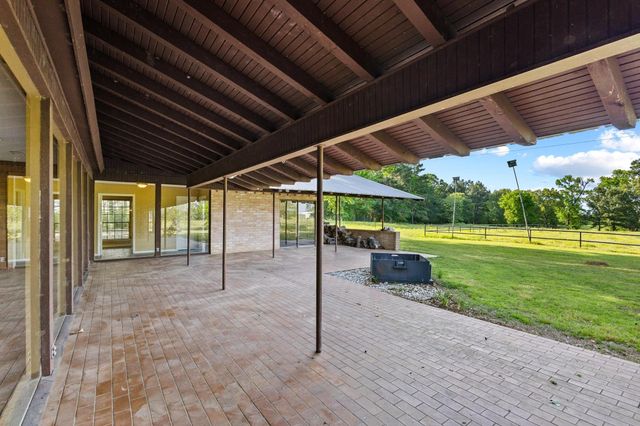 1203 County Road 3100, Clarksville, TX 75426