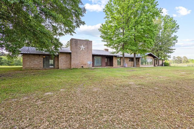 1203 County Road 3100, Clarksville, TX 75426