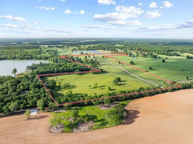 1203 County Road 3100, Clarksville, TX 75426