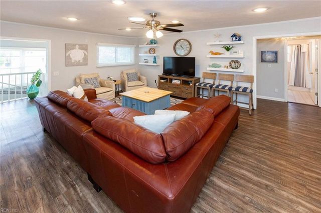 2813 Sandpiper RD, Virginia Beach, VA 23456