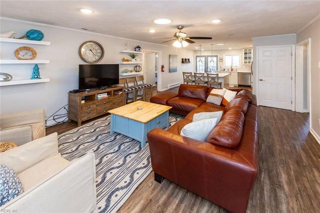2813 Sandpiper RD, Virginia Beach, VA 23456