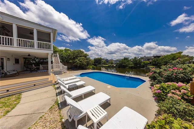 2813 Sandpiper RD, Virginia Beach, VA 23456