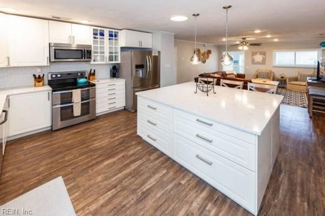 2813 Sandpiper RD, Virginia Beach, VA 23456
