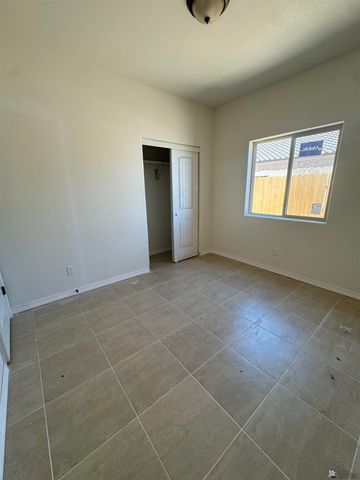 4952 E Ortega St, San Luis, AZ 85336