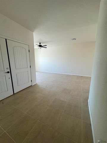 4952 E Ortega St, San Luis, AZ 85336