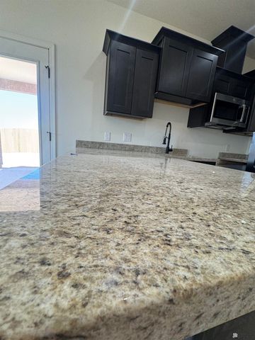 4952 E Ortega St, San Luis, AZ 85336