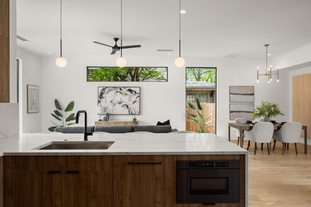 1805 Collier ST, Austin, TX 78704