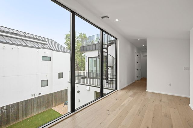 1805 Collier ST, Austin, TX 78704