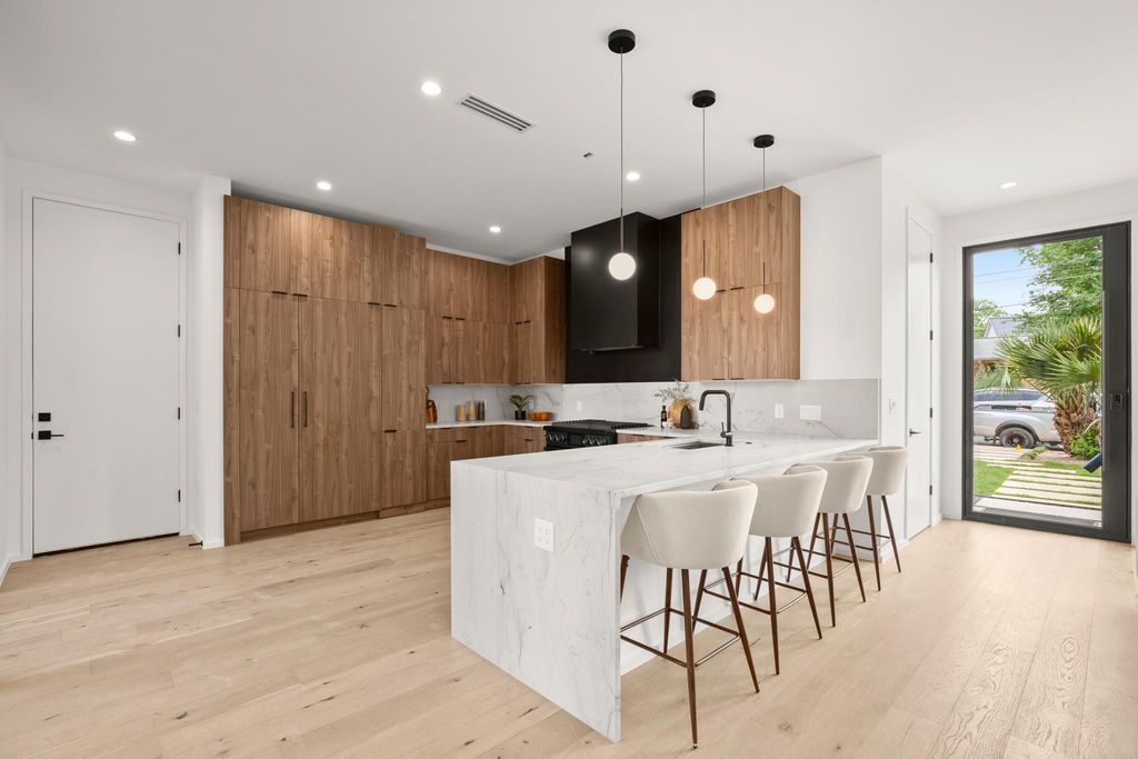 1805 Collier ST, Austin, TX 78704