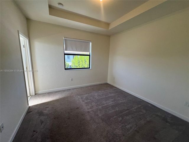 11080 W 32nd Ln 11080, Hialeah, FL 33018