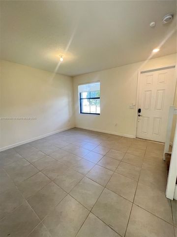 11080 W 32nd Ln 11080, Hialeah, FL 33018