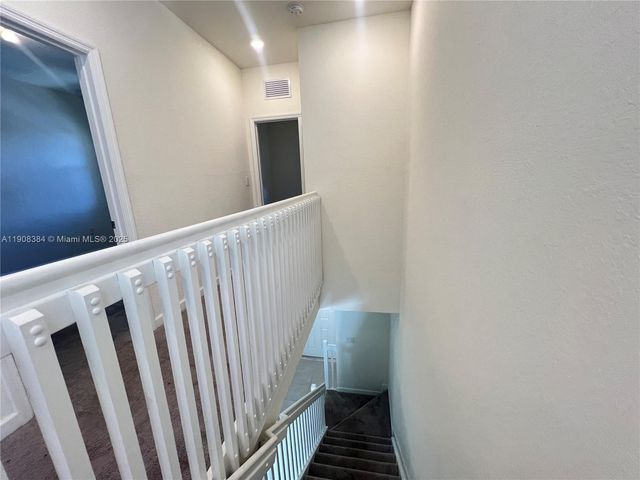 11080 W 32nd Ln 11080, Hialeah, FL 33018