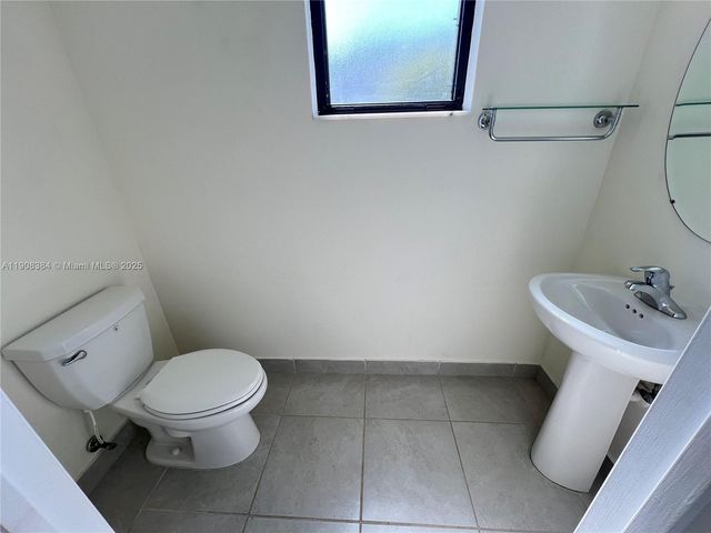 11080 W 32nd Ln 11080, Hialeah, FL 33018