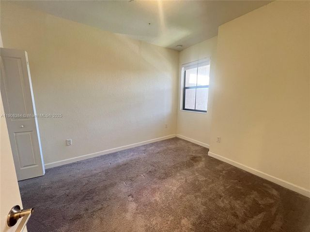 11080 W 32nd Ln 11080, Hialeah, FL 33018