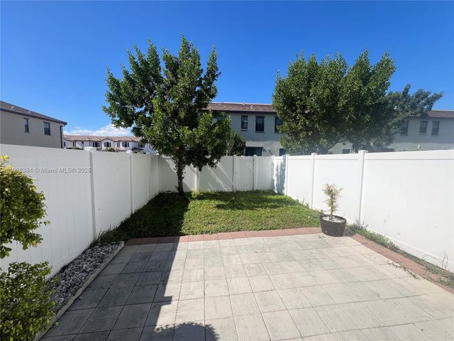 11080 W 32nd Ln 11080, Hialeah, FL 33018