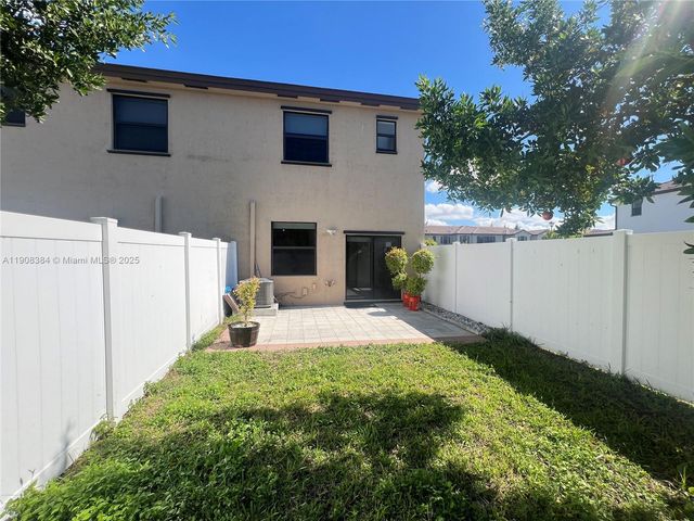 11080 W 32nd Ln 11080, Hialeah, FL 33018