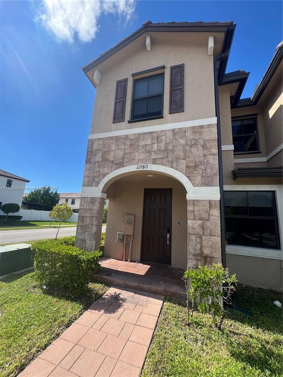 11080 W 32nd Ln 11080, Hialeah, FL 33018