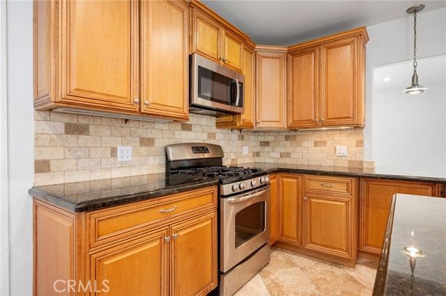 16814 Hartland, Los Angeles, CA 91406