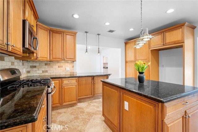 16814 Hartland, Los Angeles, CA 91406