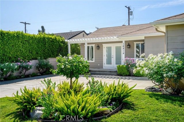 16814 Hartland, Los Angeles, CA 91406