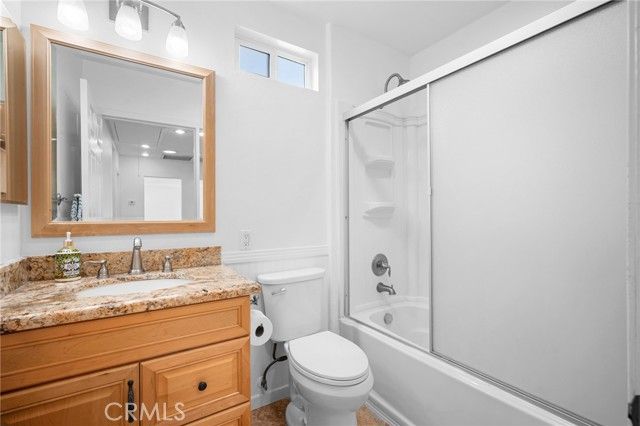 16814 Hartland, Los Angeles, CA 91406