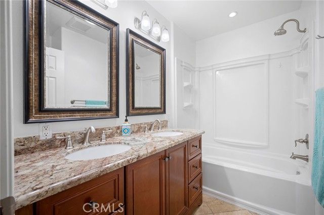 16814 Hartland, Los Angeles, CA 91406