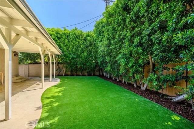 16814 Hartland, Los Angeles, CA 91406