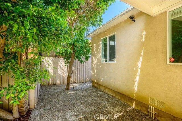 16814 Hartland, Los Angeles, CA 91406